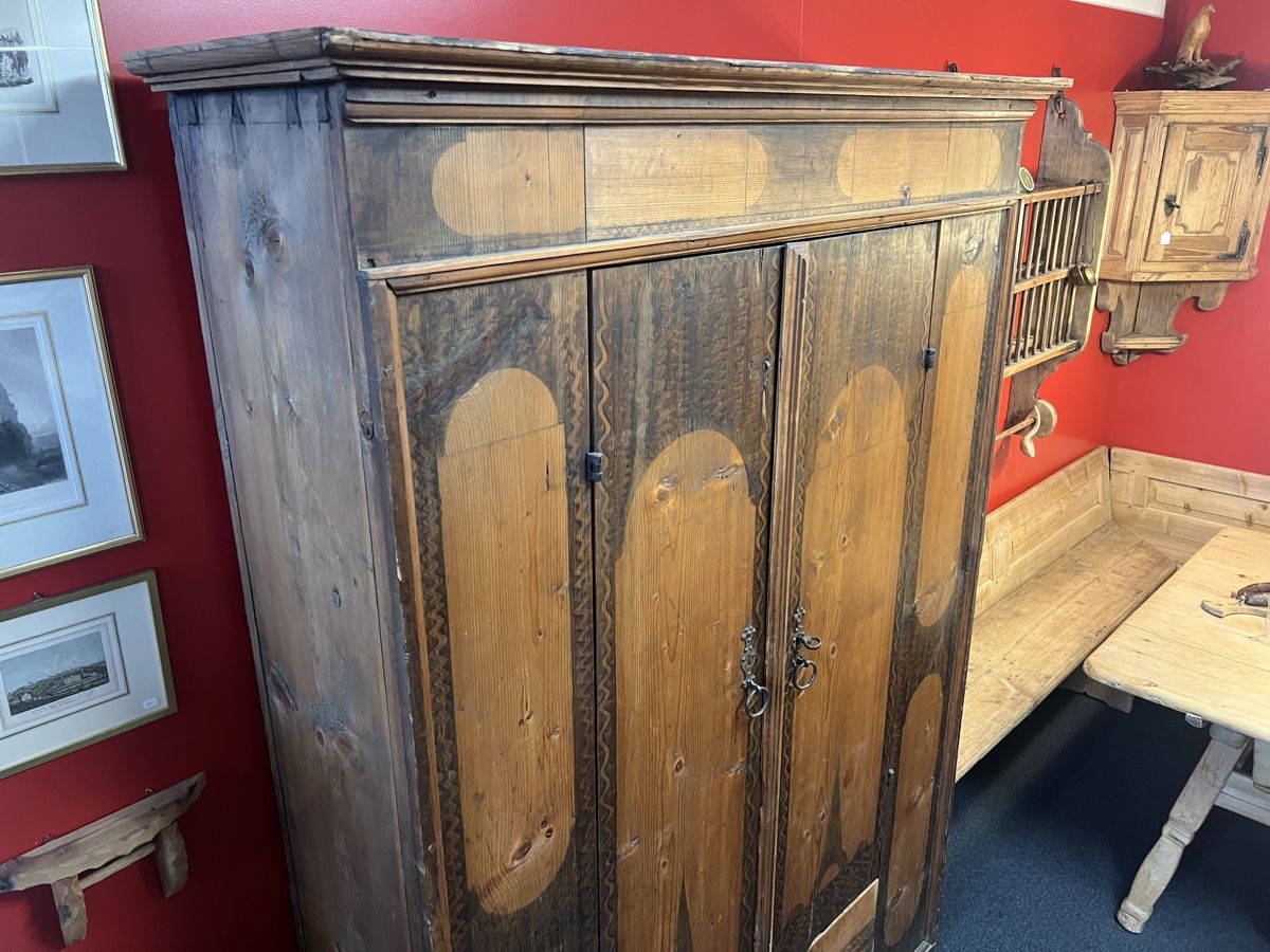 Armadi: Bündner Schrank dat.1706 – Usato da Gossau SG venduto da Keller-Antiques 3