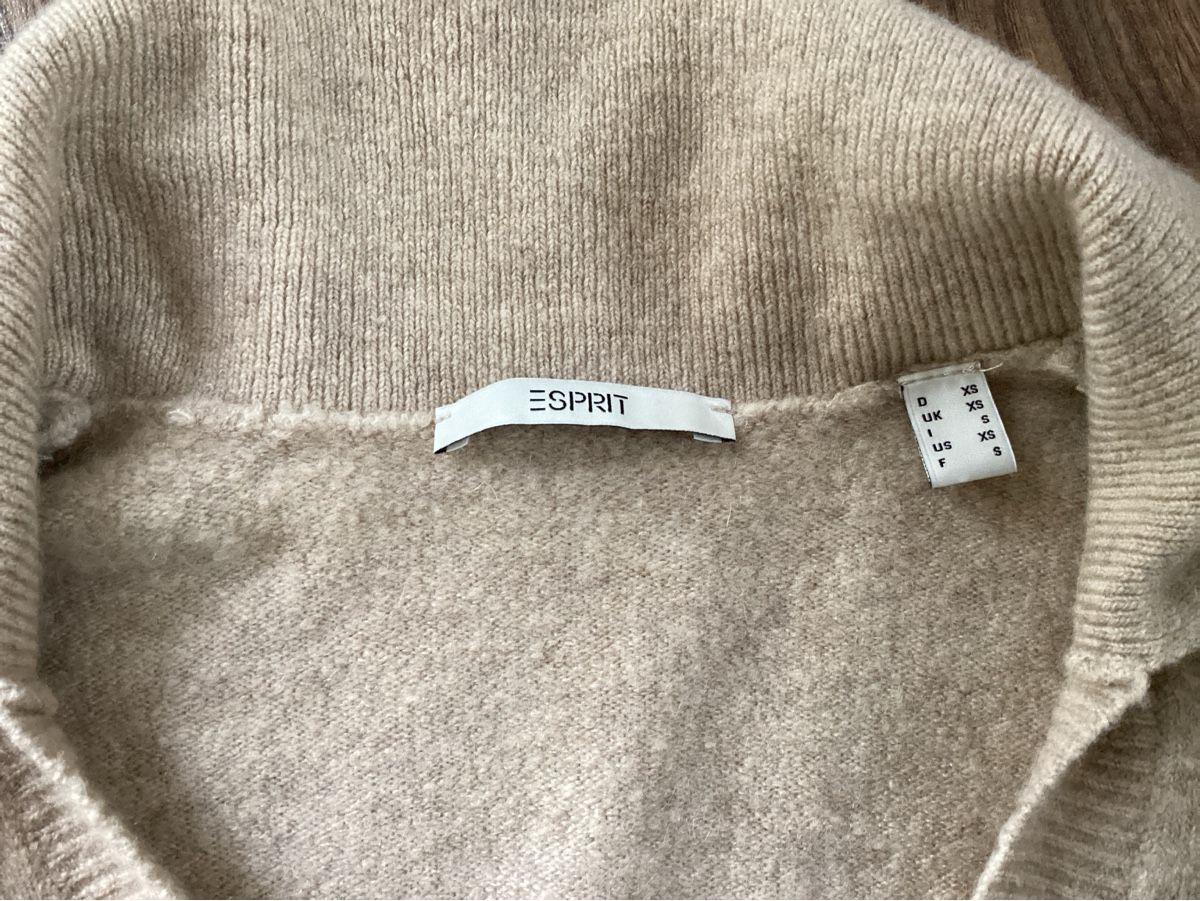 Esprit Pullover & Sweatshirts: Esprit Pullover mit Kragen beige Grösse XS  – Gebraucht aus Steckborn von smilla70 2