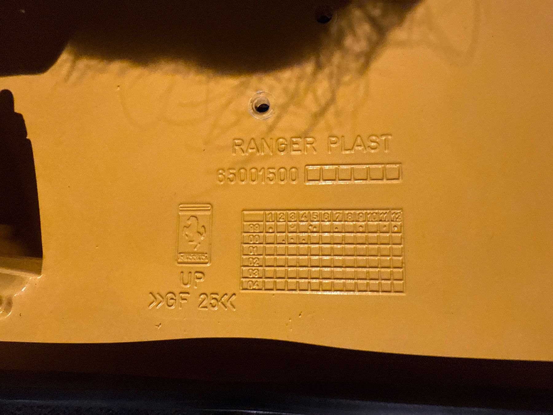 Ferrari Tutti pezzi di ricambio auto: Ferrari 360  Heckblende Panel Cover gelb – Usato da Kreuzlingen venduto da Audifreaks 1