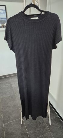 Kleid Thinking Mu schwarz Groesse XS guter Zustand