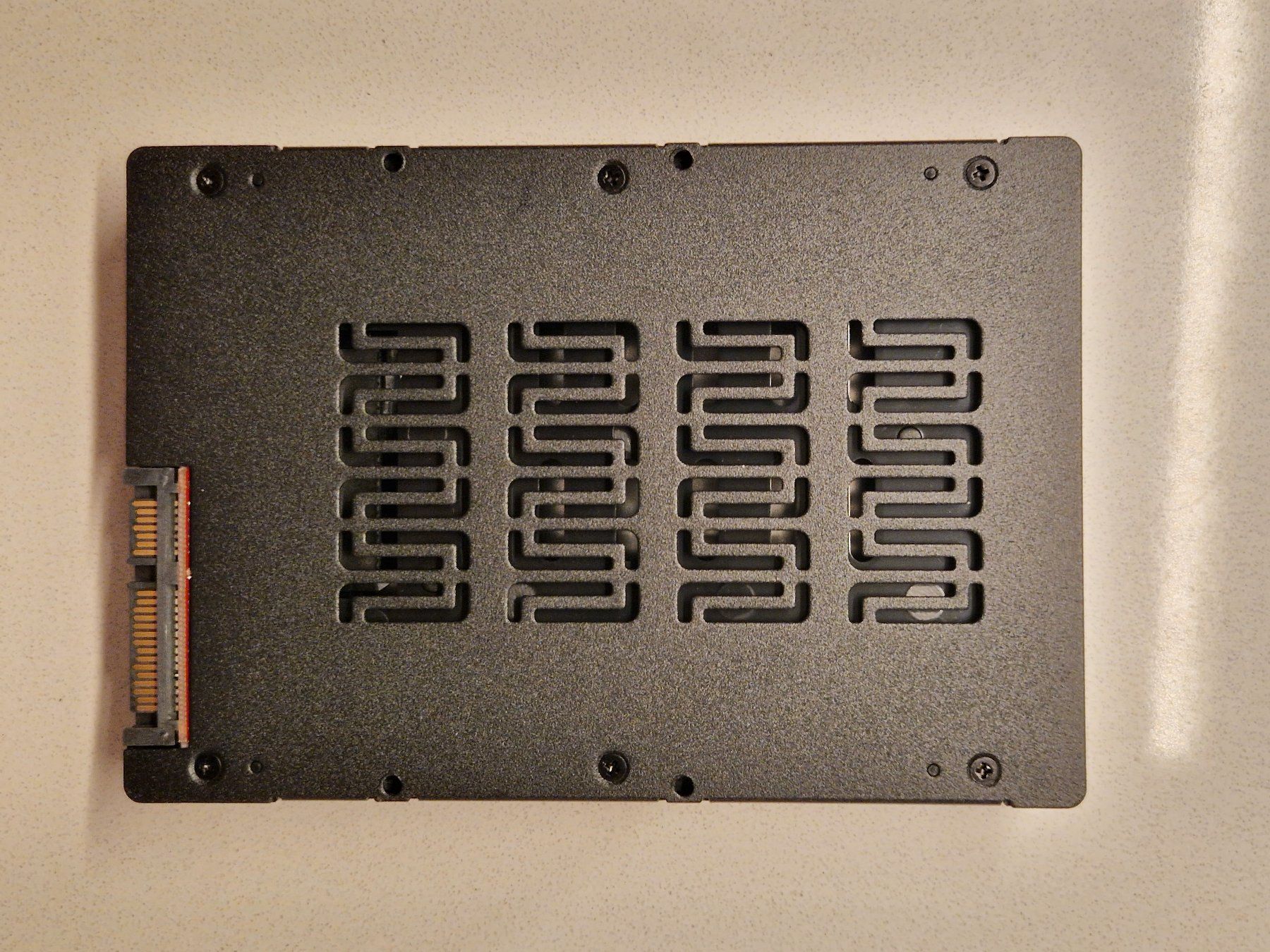 Kingston Laufwerke & Adapter: Kingston SNA-DC2/35 2.5" zu 3.5" HDD SSD Adapter – Neu (gemäss Beschreibung) aus Zürich von PickleRick 1