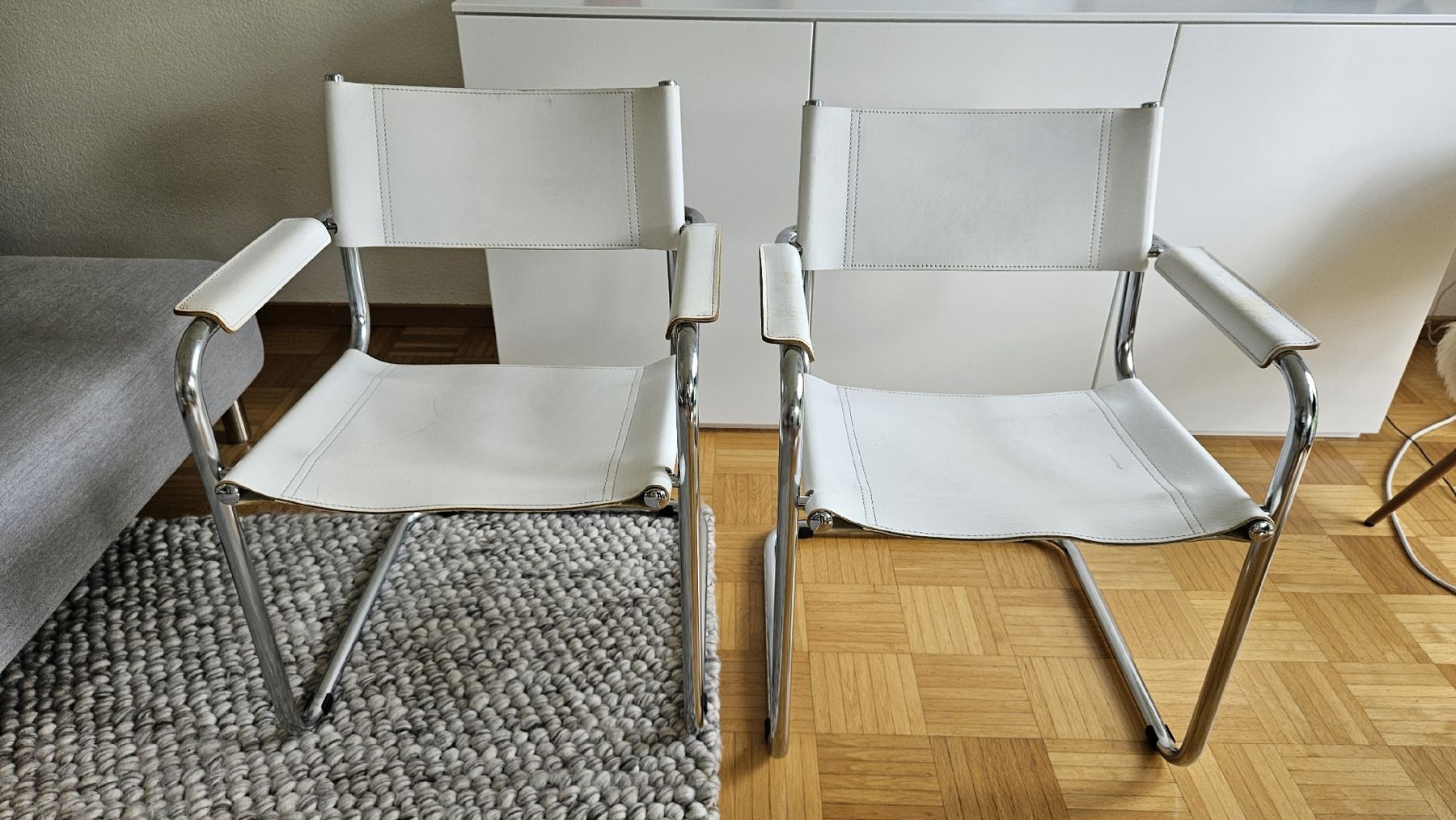 Sedie: 2 Freischwinger Bauhausstil Designklassiker – Usato da Luzern venduto da Chusger
