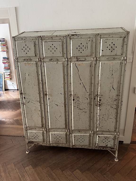 Armadi: Vintage Spind Schrank – Usato da Bern venduto da honolalu