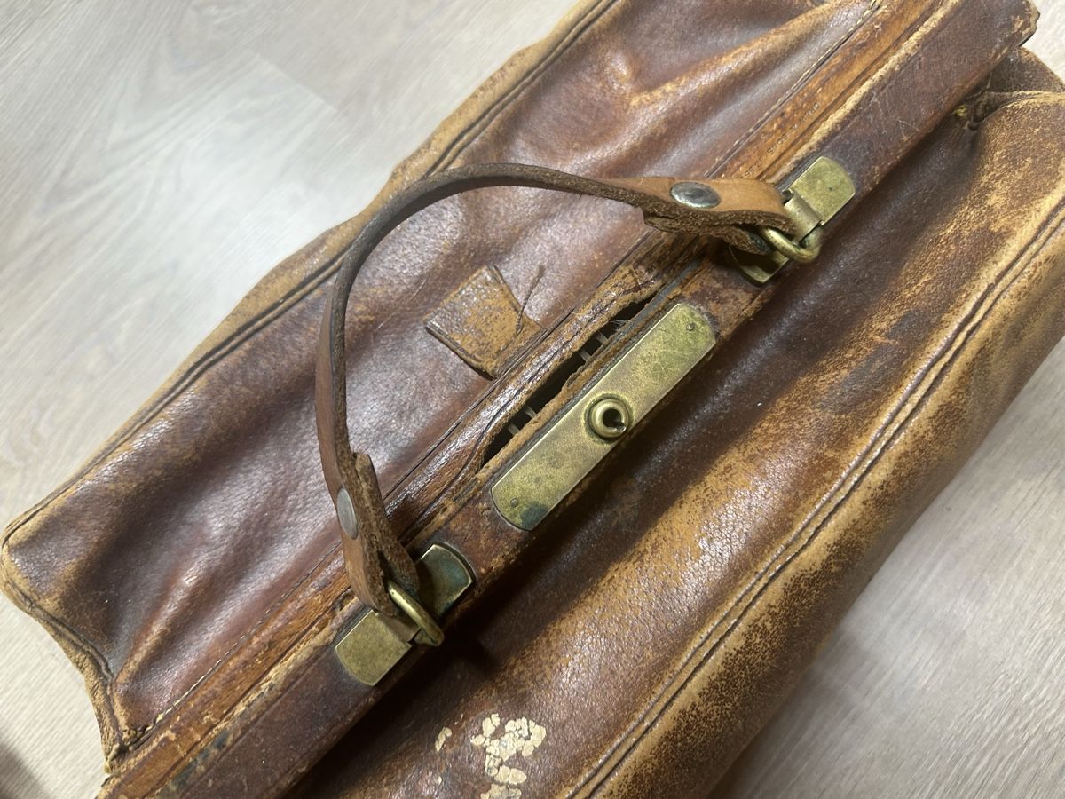 Schweizer Armee Borse: SECOND WORLD WAR Swiss Army Emergency Handbag – Usato da St-Imier venduto da Baptthegreat 2