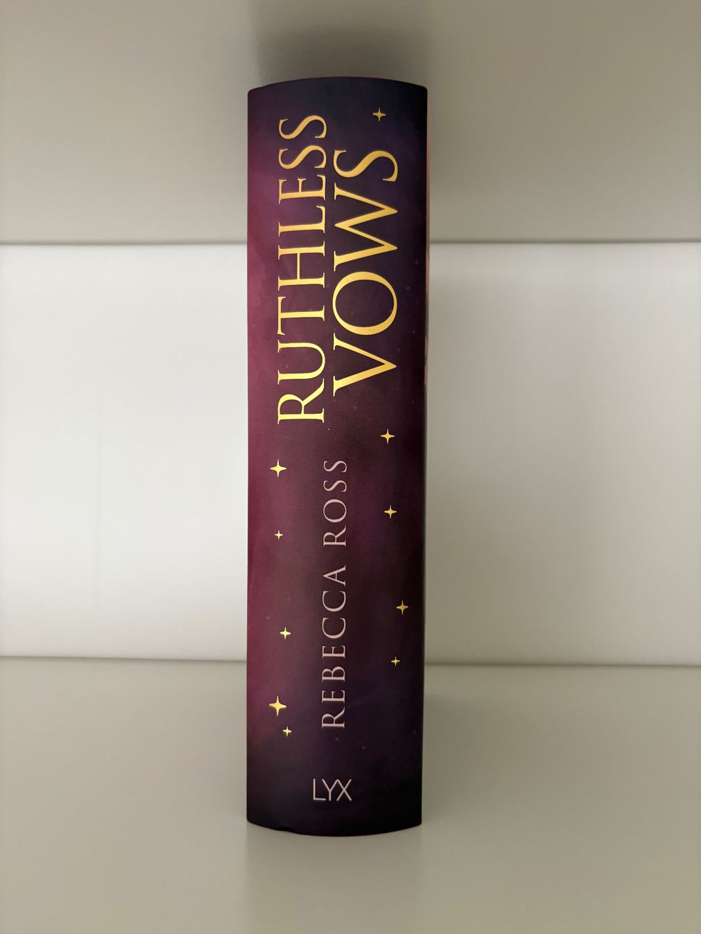 Libri: Ruthless Vows - Rebecca Ross – Nuovo (secondo la descrizione) da Steffisburg venduto da elsa.catalina 4