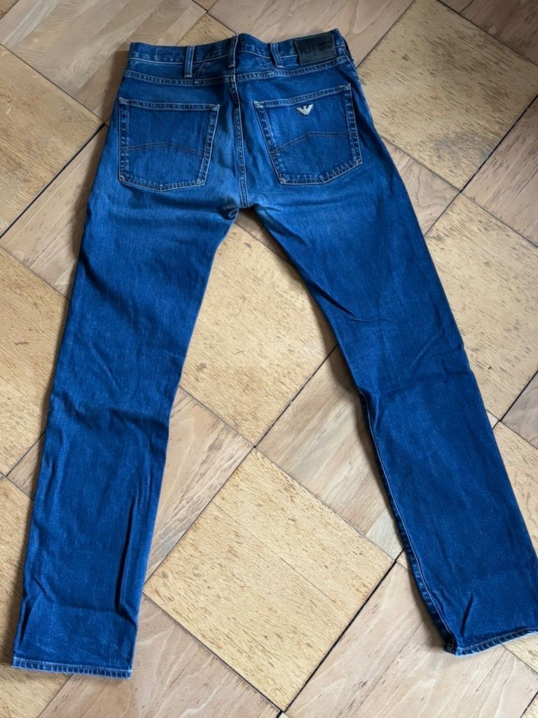 Armani Jeans: Armani Jeans regular - W31 / L34 – Usato da Grosshöchstetten venduto da all_v9d5 2