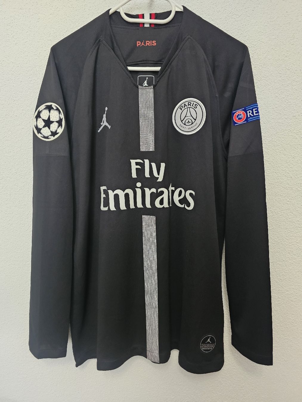 Canottiere & Pantaloni: PSG Langarmtrikot 18/19 – Nuovo (secondo la descrizione) da Rickenbach LU venduto da LichterWelt