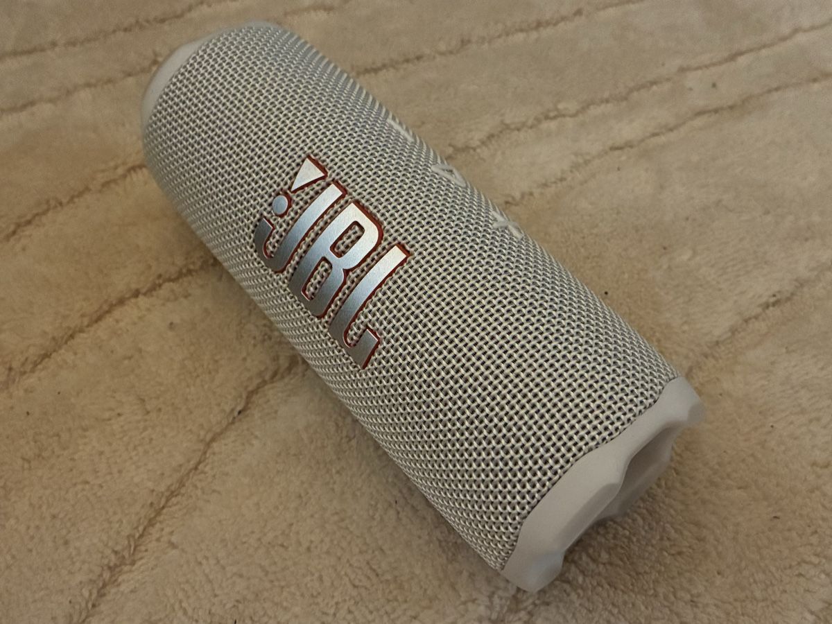 JBL Lautsprecher: JBL Flip 7 | Bluetooth Lautsprecher | Weiss – Gebraucht aus Tann von Flowerfield