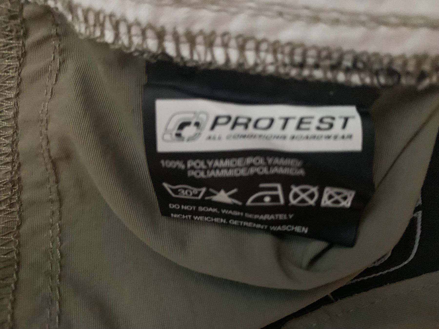 Protest Pantalons: HERREN CARGO SHORTS PROTEST GRÖSSE M – Neuf (Voir description) à Embrach par korbflechter49 5