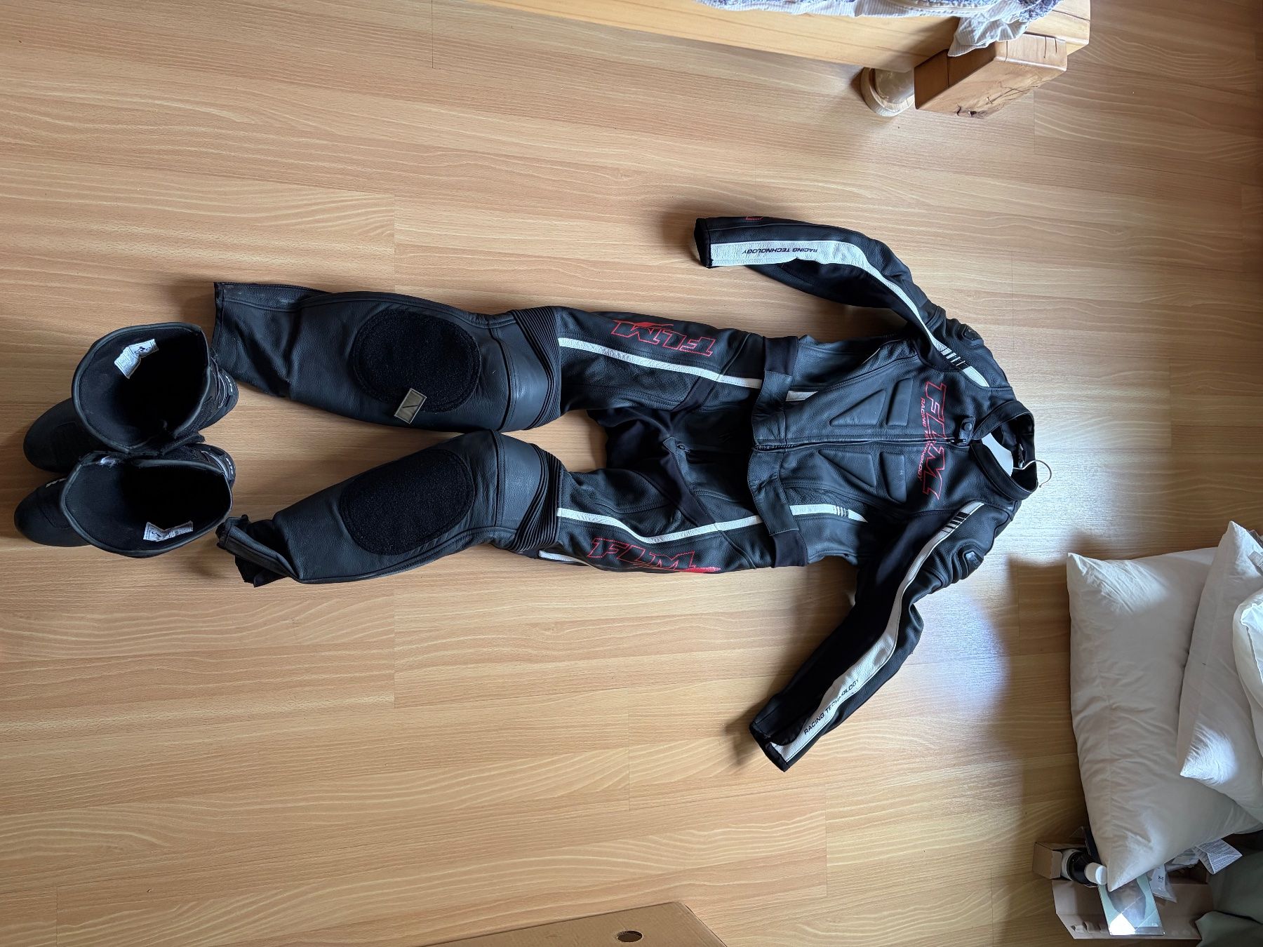 Costumes: Töffkombi – D'occasion à Glarus par lar_ml7q 1