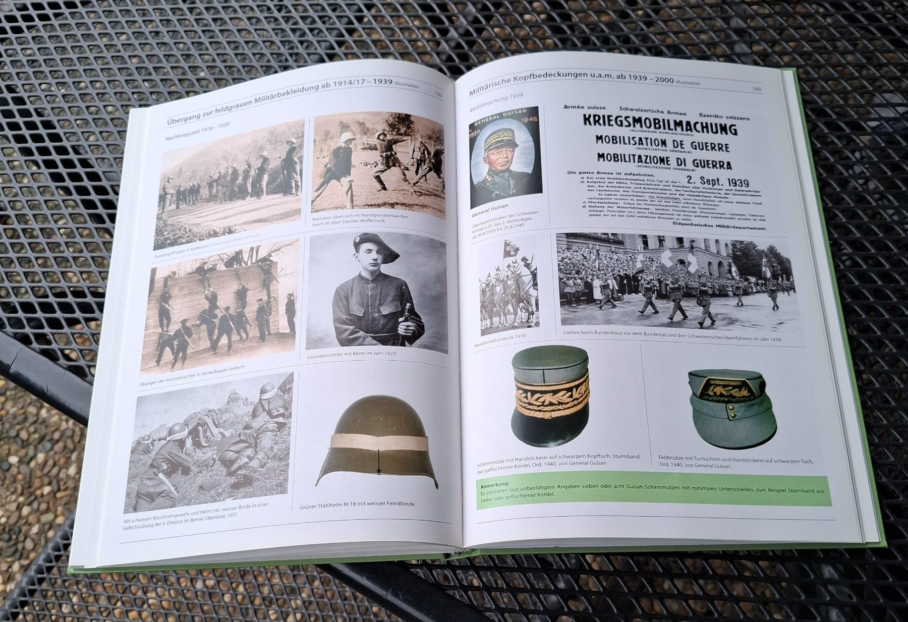 Schweizer Armee Uniformi: Buch schweizer tschako helm uniform – Usato da Wohlen AG venduto da Suri016 5