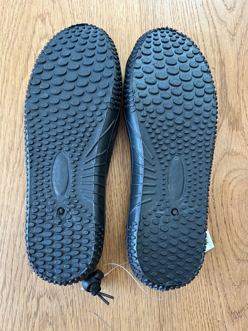 Scarpe per ragazzi: Neue Badeschuhe Grösse 39 – Nuovo e nell'imballaggio originale da Lengnau BE venduto da Rubin27 3