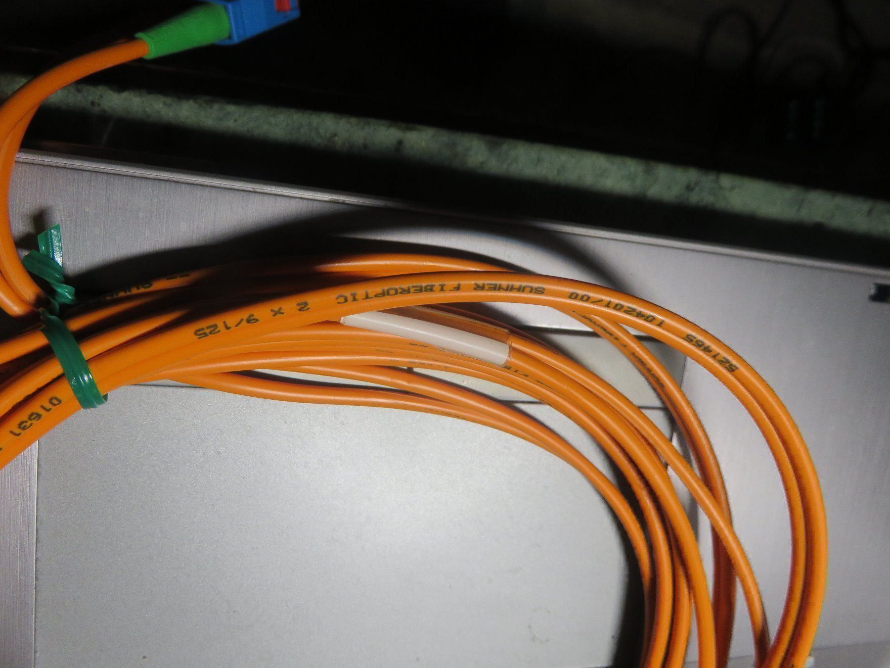 Câbles: Fiberoptic Suhner 3m Kabel(Lichtleiter) – Neuf avec emballage d'origine à Horw par Arta20000 7