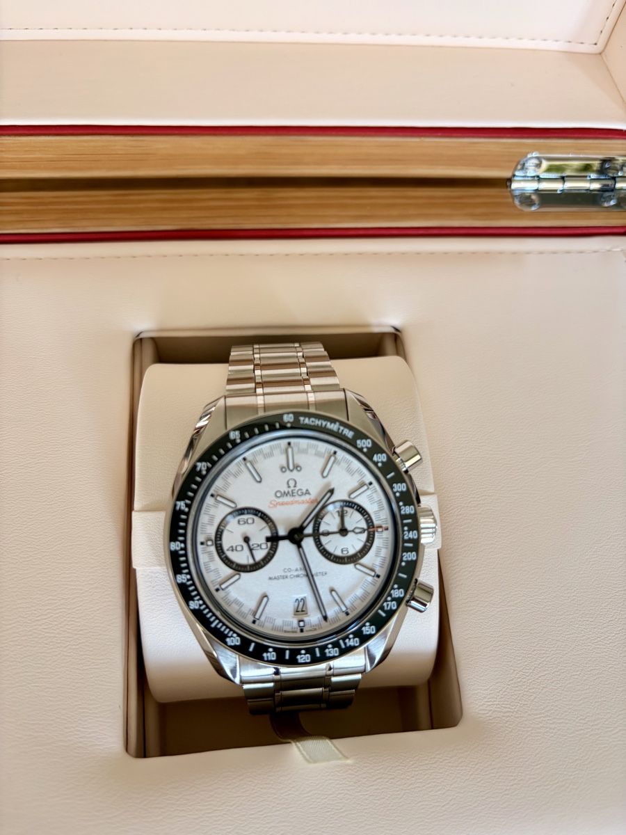Omega Orologi: Omega Speedmaster Master Chronometer Uhr mit Box und Papiere – Nuovo (secondo la descrizione) da Rheinau venduto da mar_qtz8 4