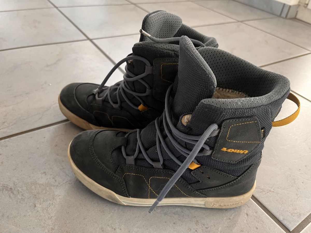 Lowa Scarpe per ragazzi: Lowa Winterschuhe Grösse 37 – Usato da Wil ZH venduto da Wonderwoman76