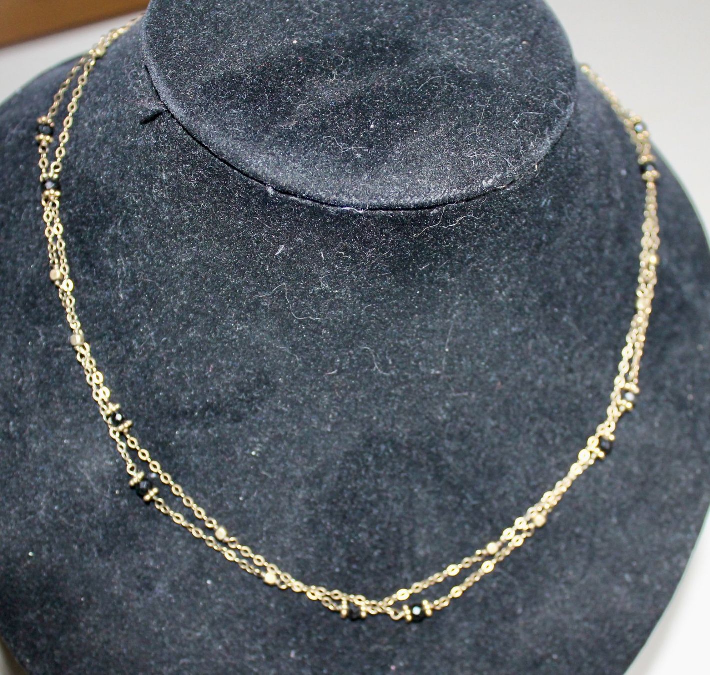 Catenine: Lange Kette, Silber vergoldet mit Onyx – Nuovo (secondo la descrizione) da Kirchlindach venduto da hekilida