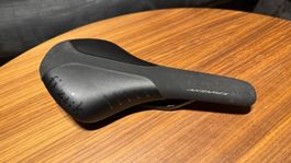 Fizik Antares regular R1