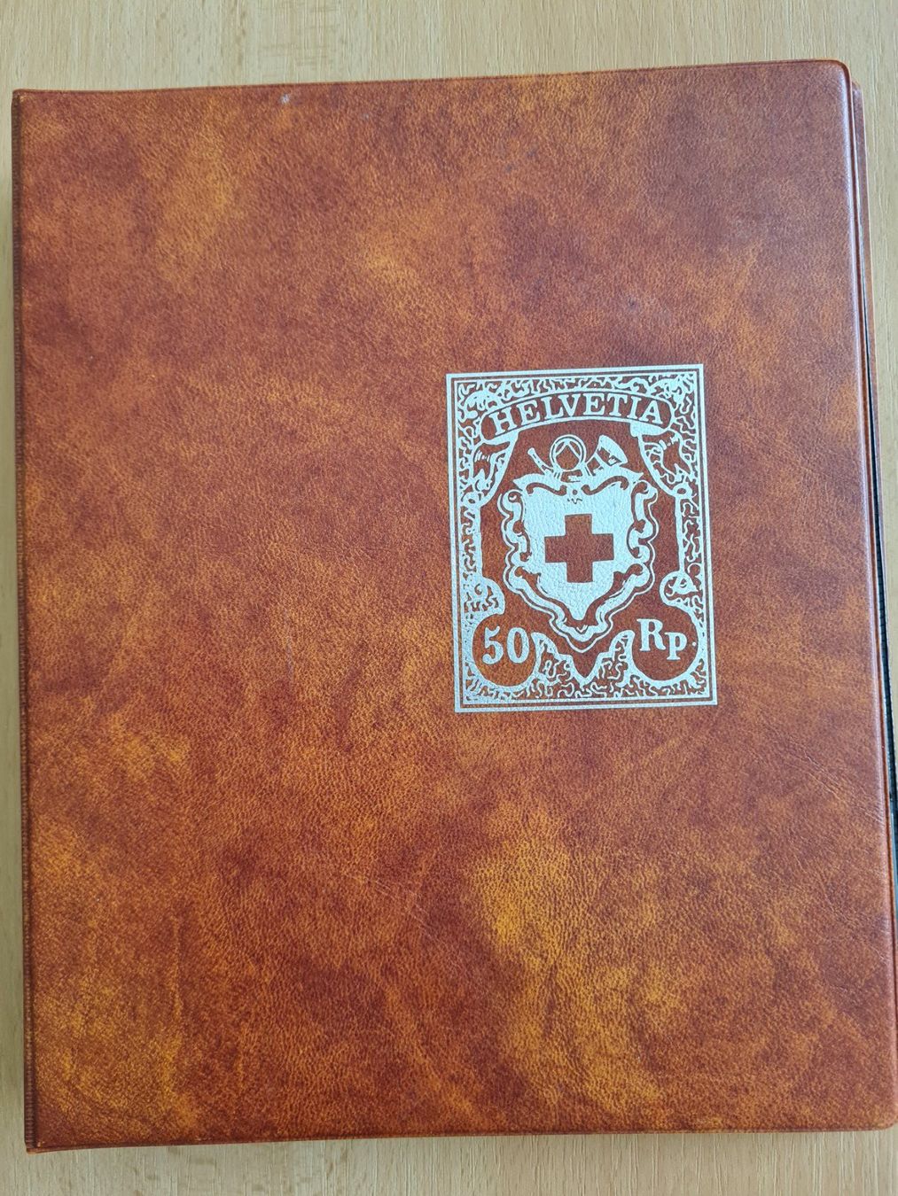 Alben: Album mit Schweizer Briefmarken. – Gebraucht aus Luzern von Ulrich34