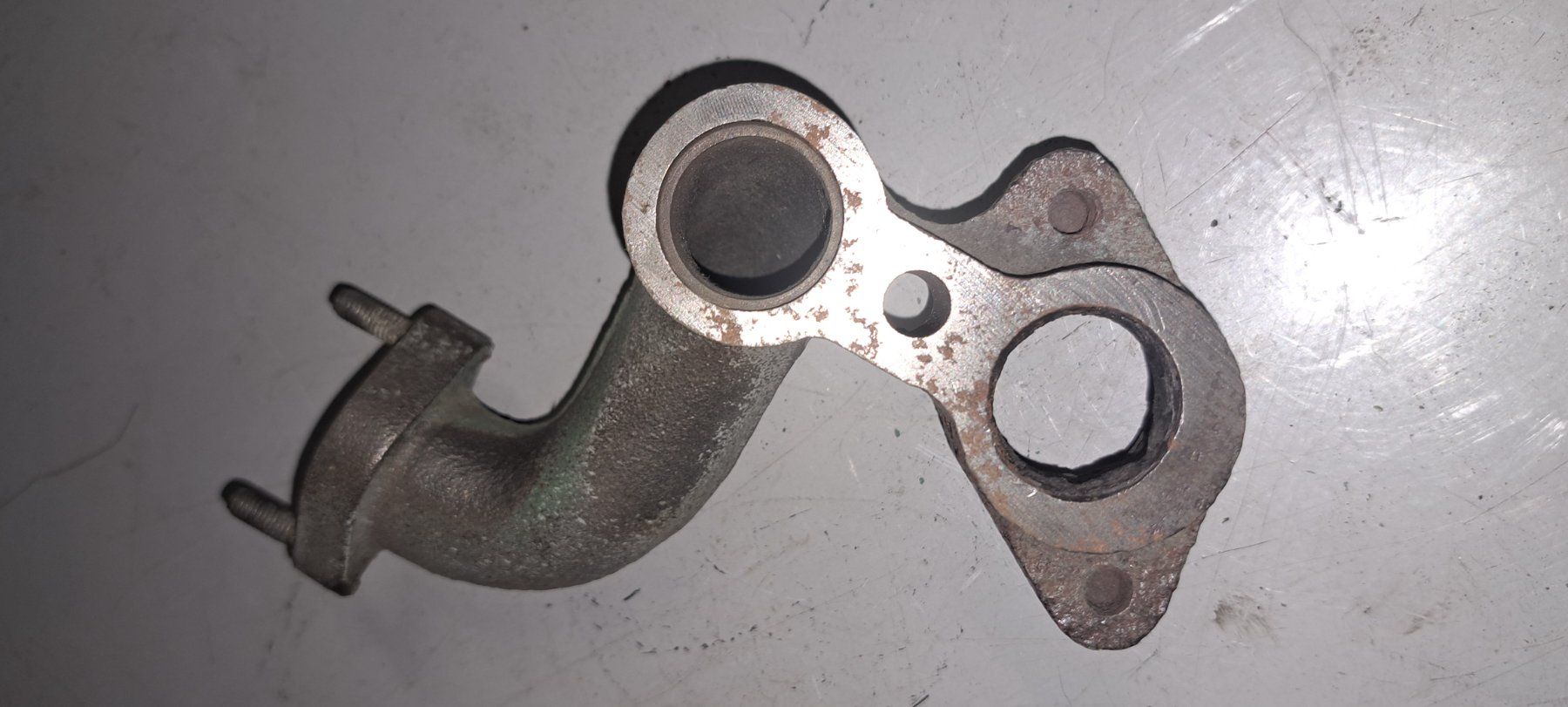 Sistemi di scarico: Vintage Motormäher Auspuffteil – Usato da Wädenswil venduto da mh012