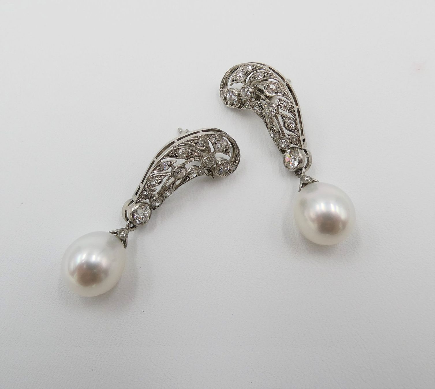 Orecchini pendenti & Orecchini a lobo: PERLEN OHRSCHMUCK MIT DIAMANTEN IN 950 PLATIN – Usato da Luzern venduto da EdiGem 2
