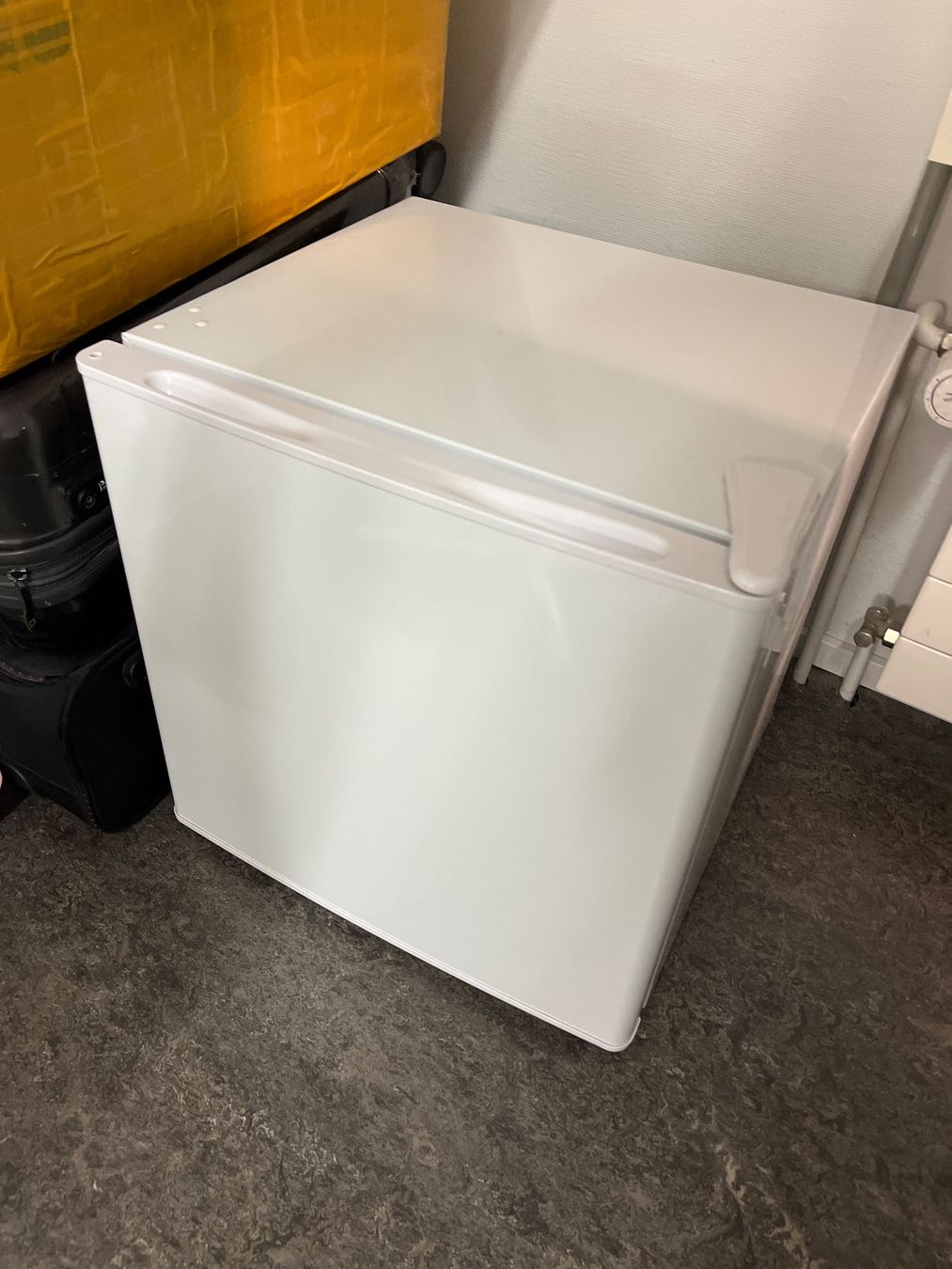 Réfrigérateurs: Minikühlschrank(Mini fridge) – D'occasion à Winterthur par swe_hn5c