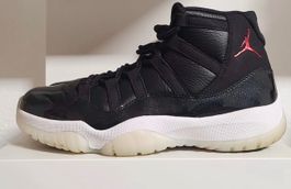 Air Jordan 11 Retro, Noir/Rouge, Taille 45 - Parfait état...