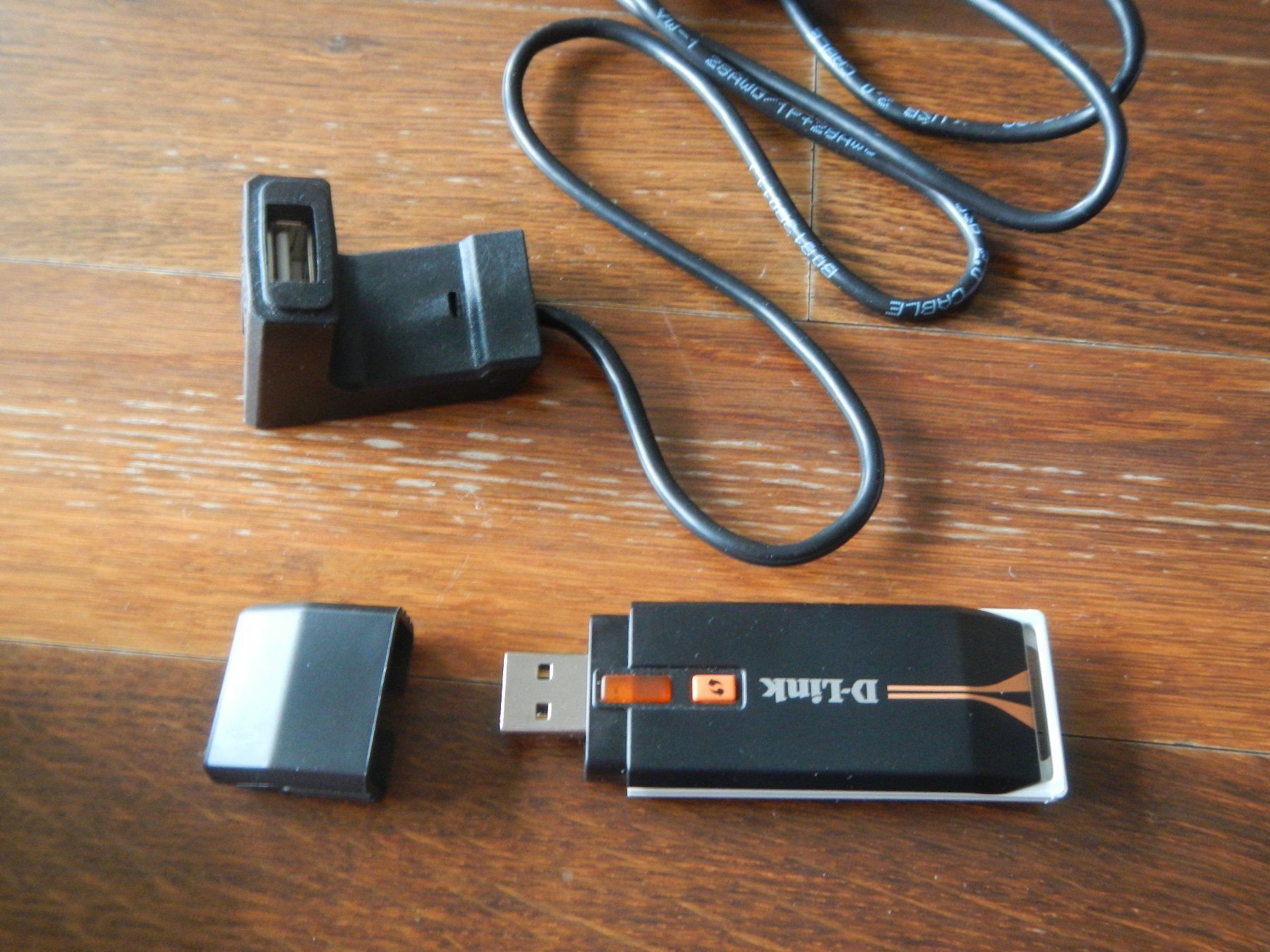Dlink Laufwerke & Adapter: D-Link Wireless Adapter – Gebraucht aus Wallisellen von Marysan8 8