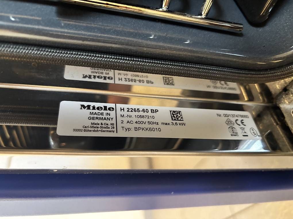 Miele Fours: Miele Backofen – D'occasion à Sirnach par c.schnelli 1