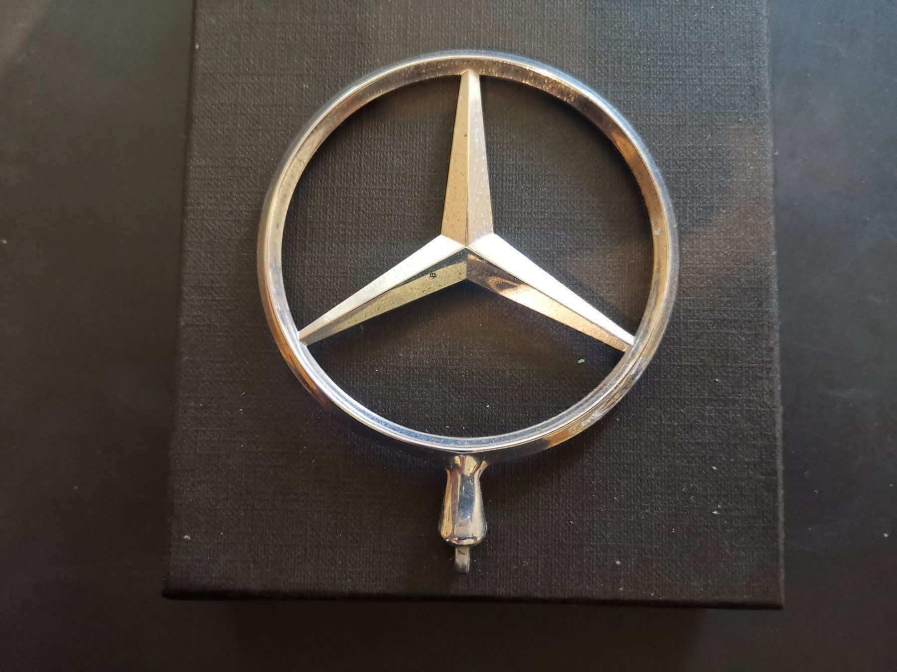 Mercedes-Benz Tutti pezzi di ricambio auto: Mercedes Stern – Usato da Escholzmatt venduto da Lagano 1