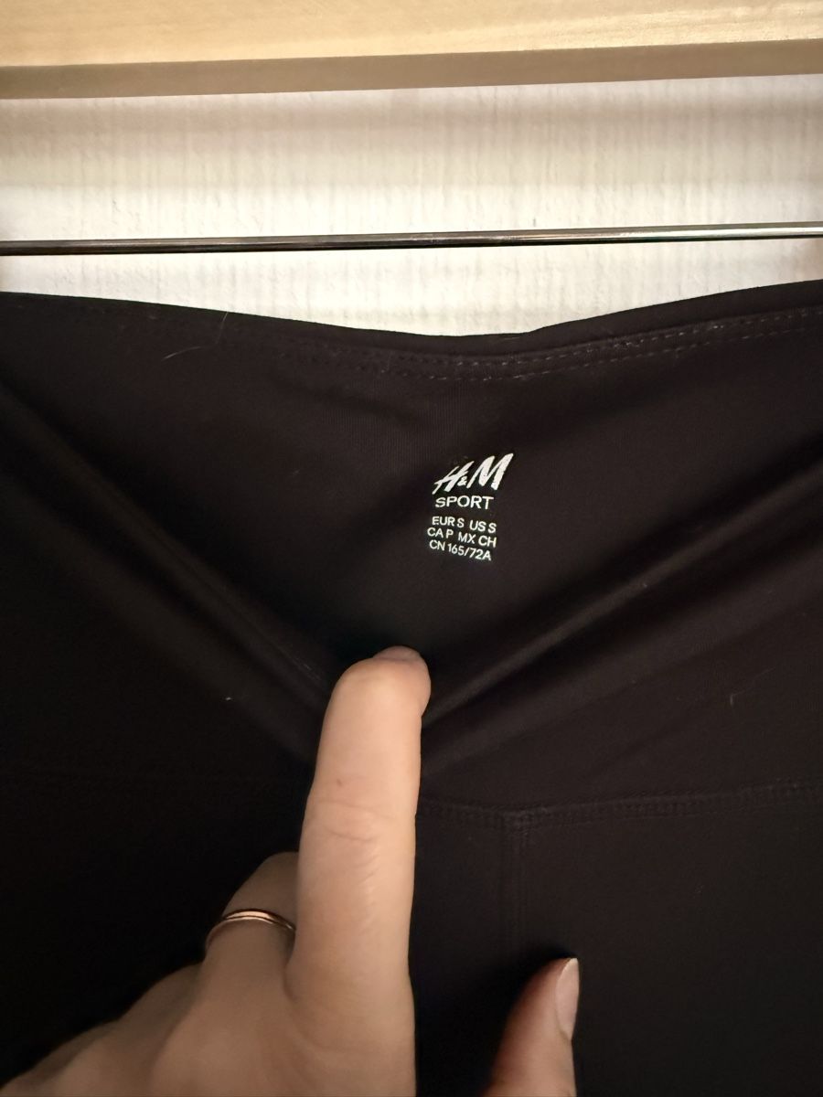 H&M Leggings: Legging de sport H&M noir - Taille S – Gebraucht aus Monnaz von MDVintage 1