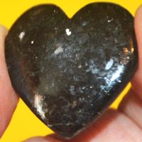 Cabochon L-1152 – Nuummit Herz – 27x28mm