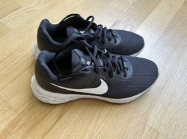 Nike Schuhe schwarz