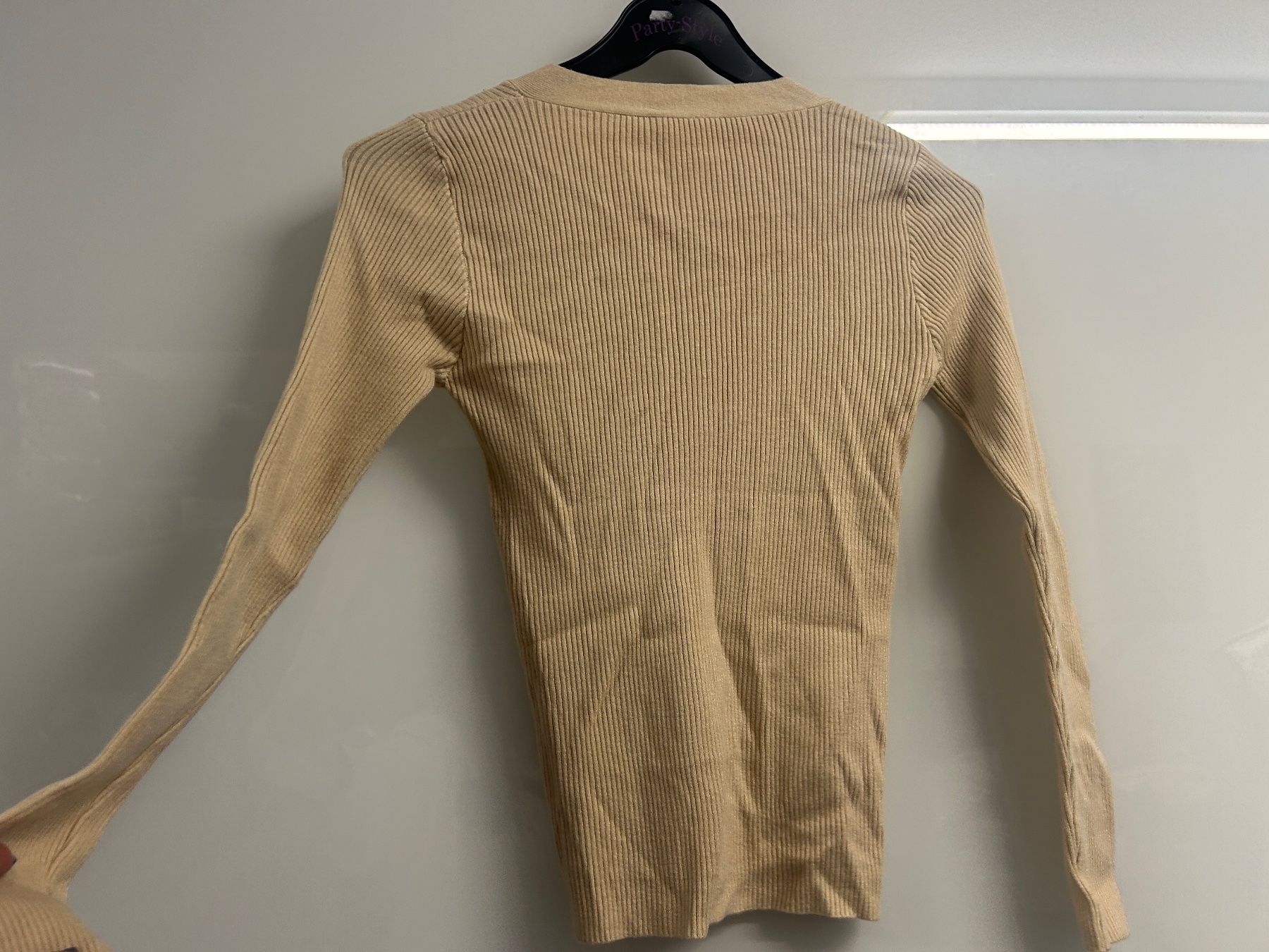 Maglioni & Felpe: Pullover mit Deko Knöpfe Figurbetont one size NEU – Nuovo e nell'imballaggio originale da Regensdorf venduto da Spyke55 3