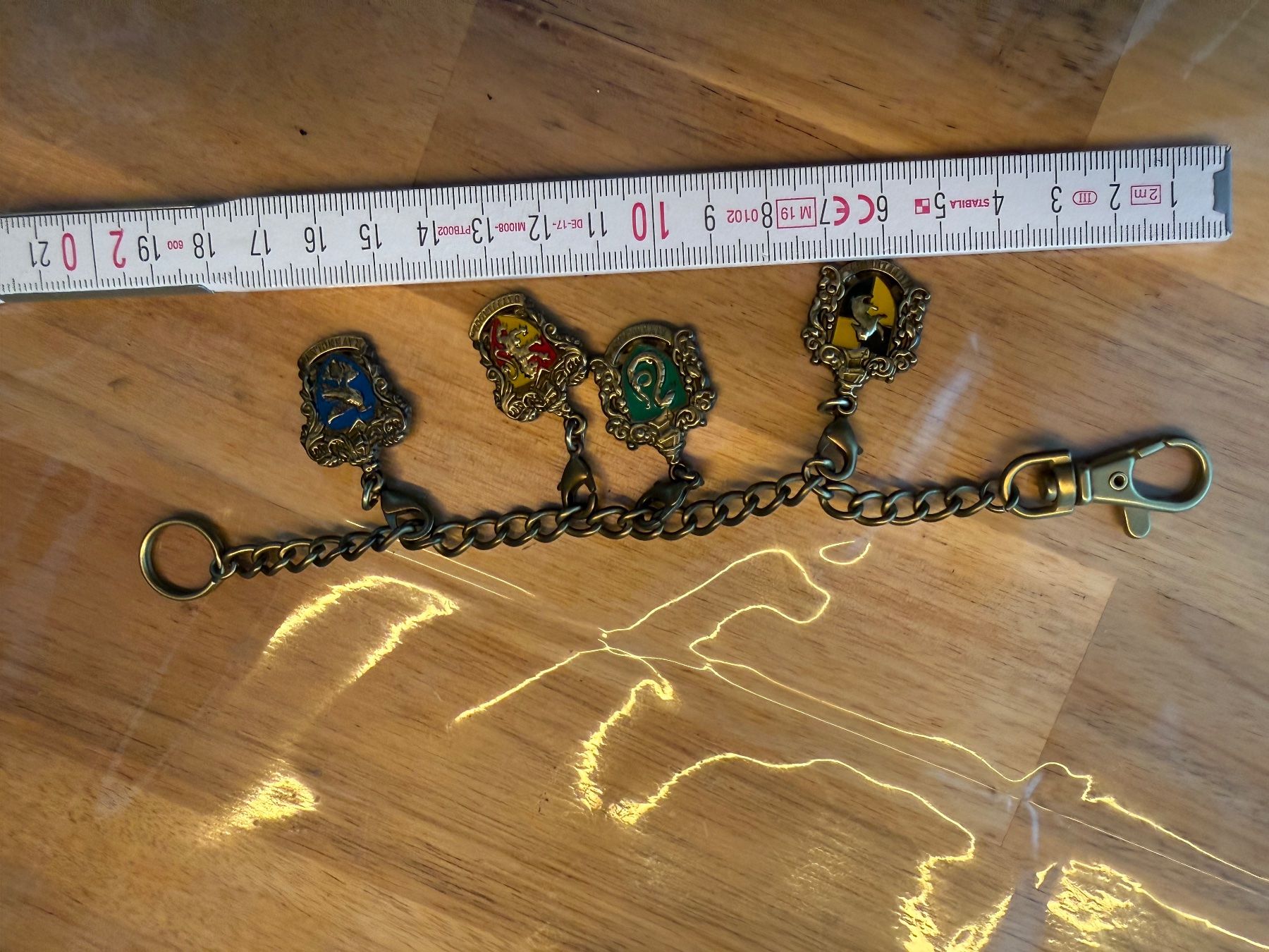 Bracciali & Braccialetti: Hogwarts Armband – Usato da Schlieren venduto da svenbaettig