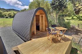 Isolierter Luxus Camping Pod 2,4 x 3,0 Meter / WPILC2430