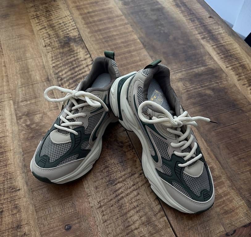 Scarpe da uomo: Brandneue Running Sneakers – Usato da Baden venduto da laurent2025 2