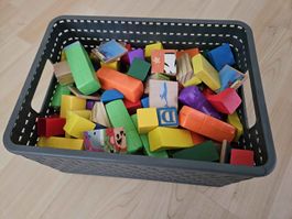 Grosse Sammlung Bausteine Holz und Plastik