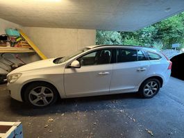 Véhicule usé mais parfaitement utilisable - V60 D3