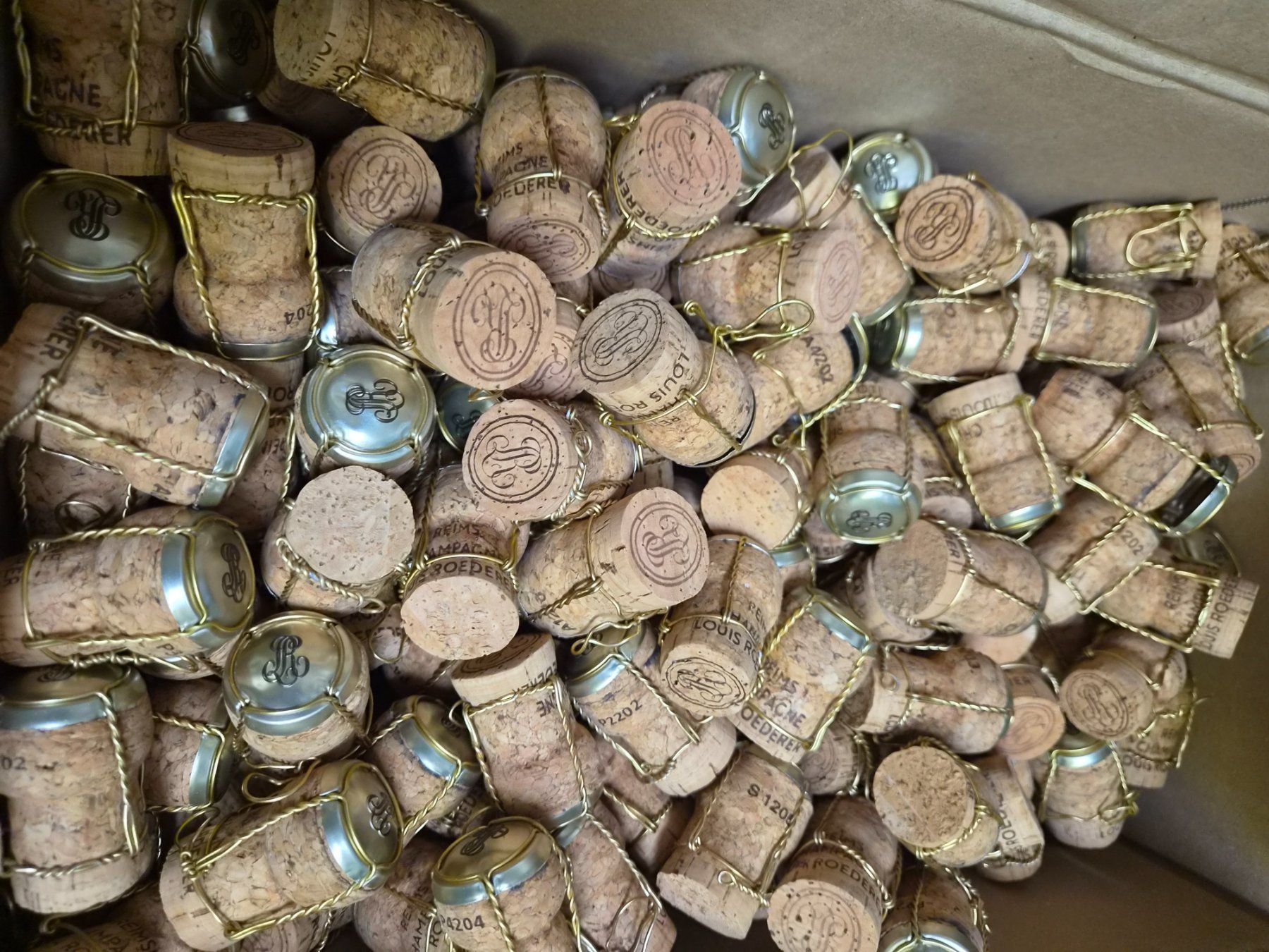 Flaschenöffner & -verschlüsse: 200 x Korken Champagner Louis Roederer – Gebraucht aus Wetzikon ZH von Tothart 2