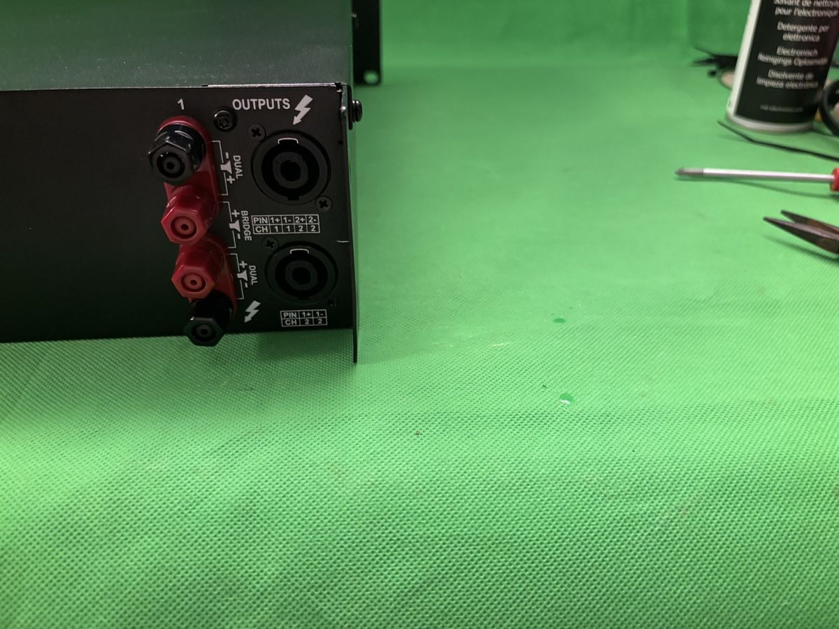 Amplificatori: Endstufe Crown XLS 202 Low Noise Version gebraucht – Usato da Kilchberg ZH venduto da bionicdog 3