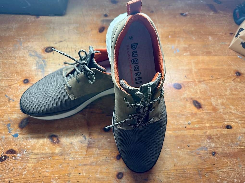 Bugatti Scarpe da uomo: Herrenschuh Bugatti, Gr. 45, sehr bequem! – Usato da Zürich venduto da fonti04