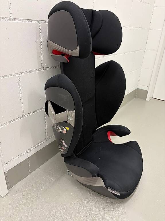 Seggiolini per auto: Cybex Solution S-Fix Kindersitz zu verkaufen. – Usato da Adligenswil venduto da JaChu2ffg 1