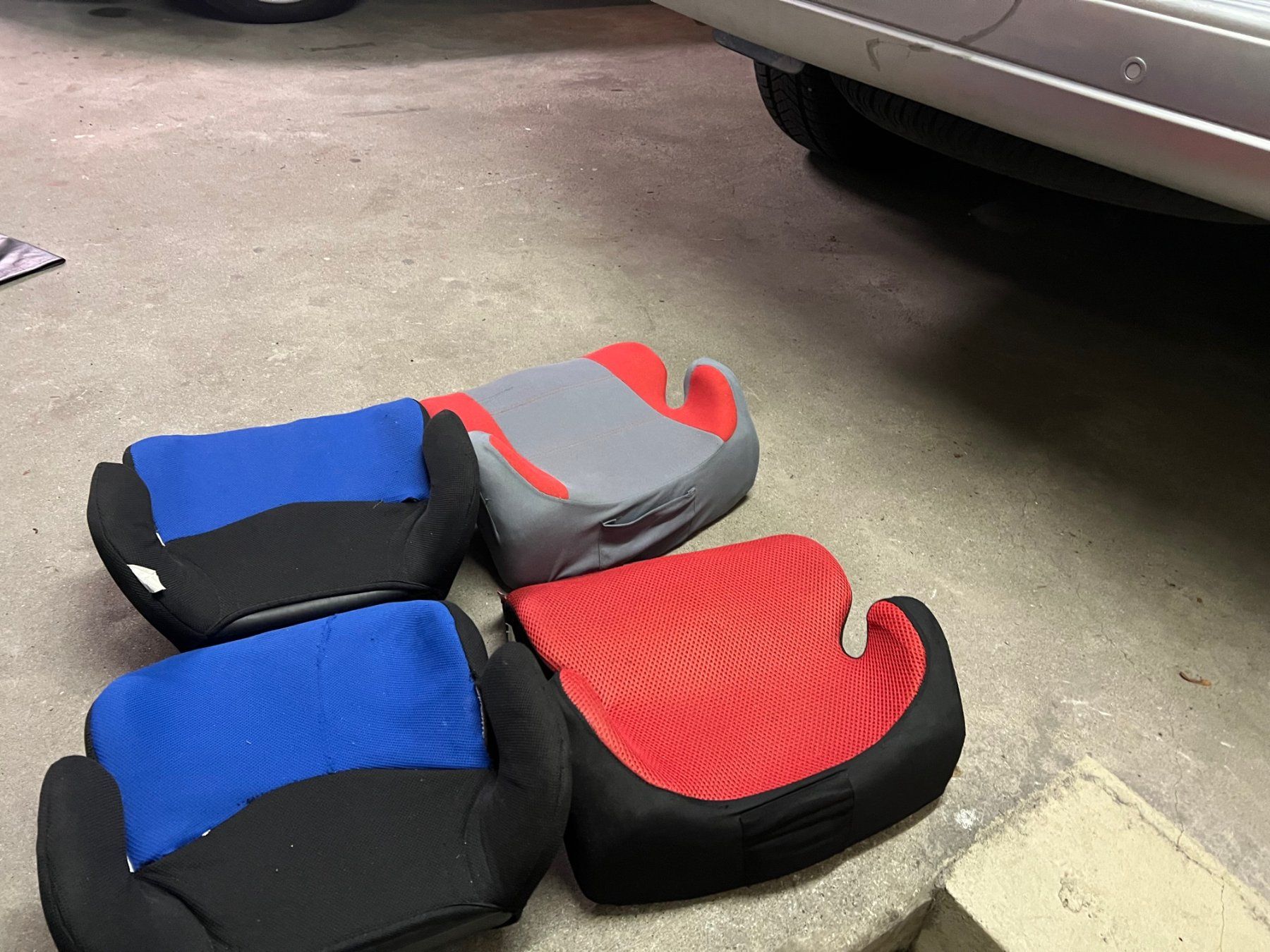 Sièges auto: Kinder-Autositzt 4x – D'occasion à Brütten par Style-Snob 4