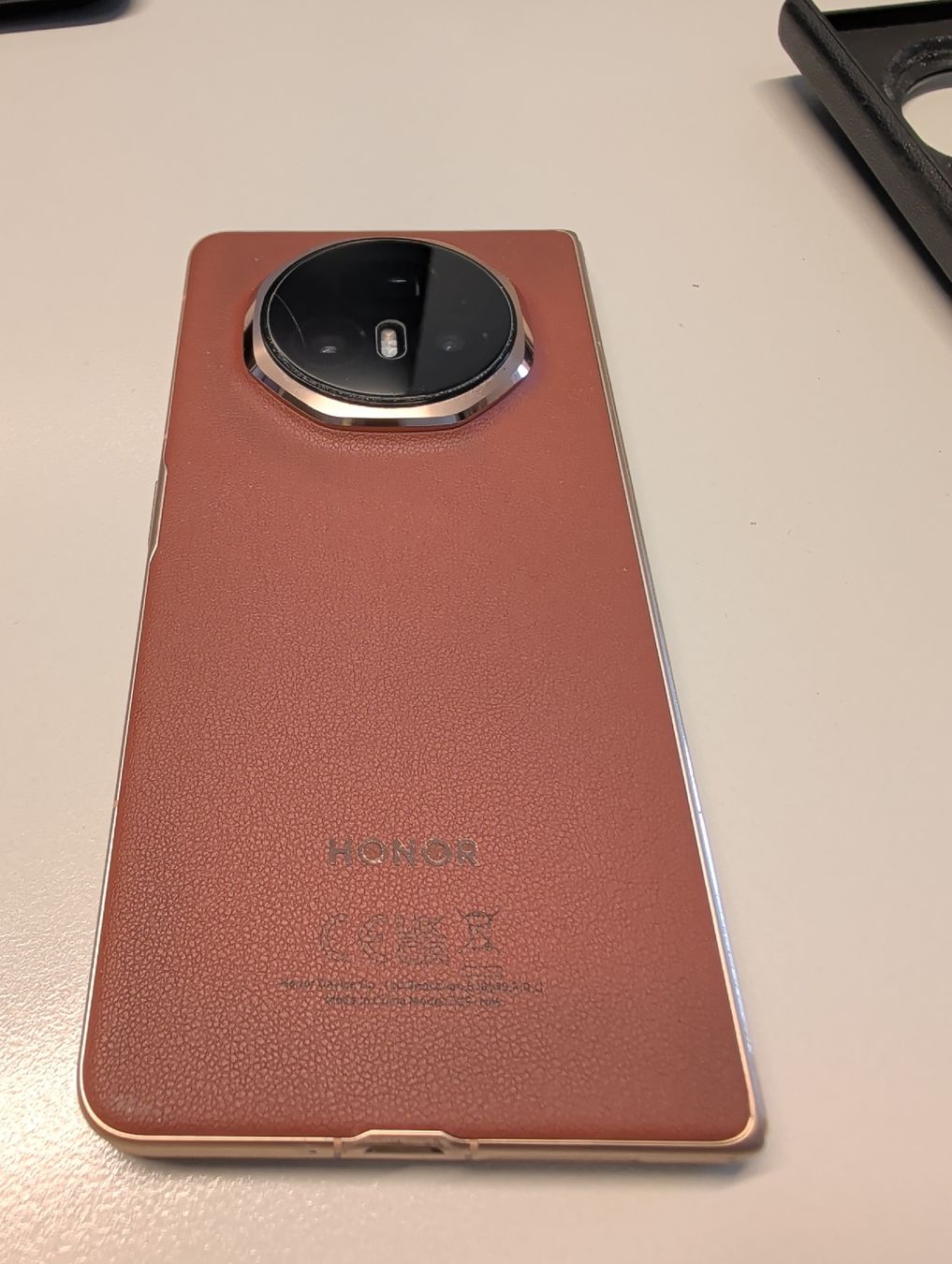 Honor Portables: Honor Magic V3 – Défectueux à Schleinikon par Faltzelt24 1