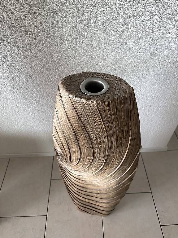 Vase & Récipients: Hochwertige Designer-Vase aus Kunstfaser – D'occasion à Unterlunkhofen par sus_ry82 2