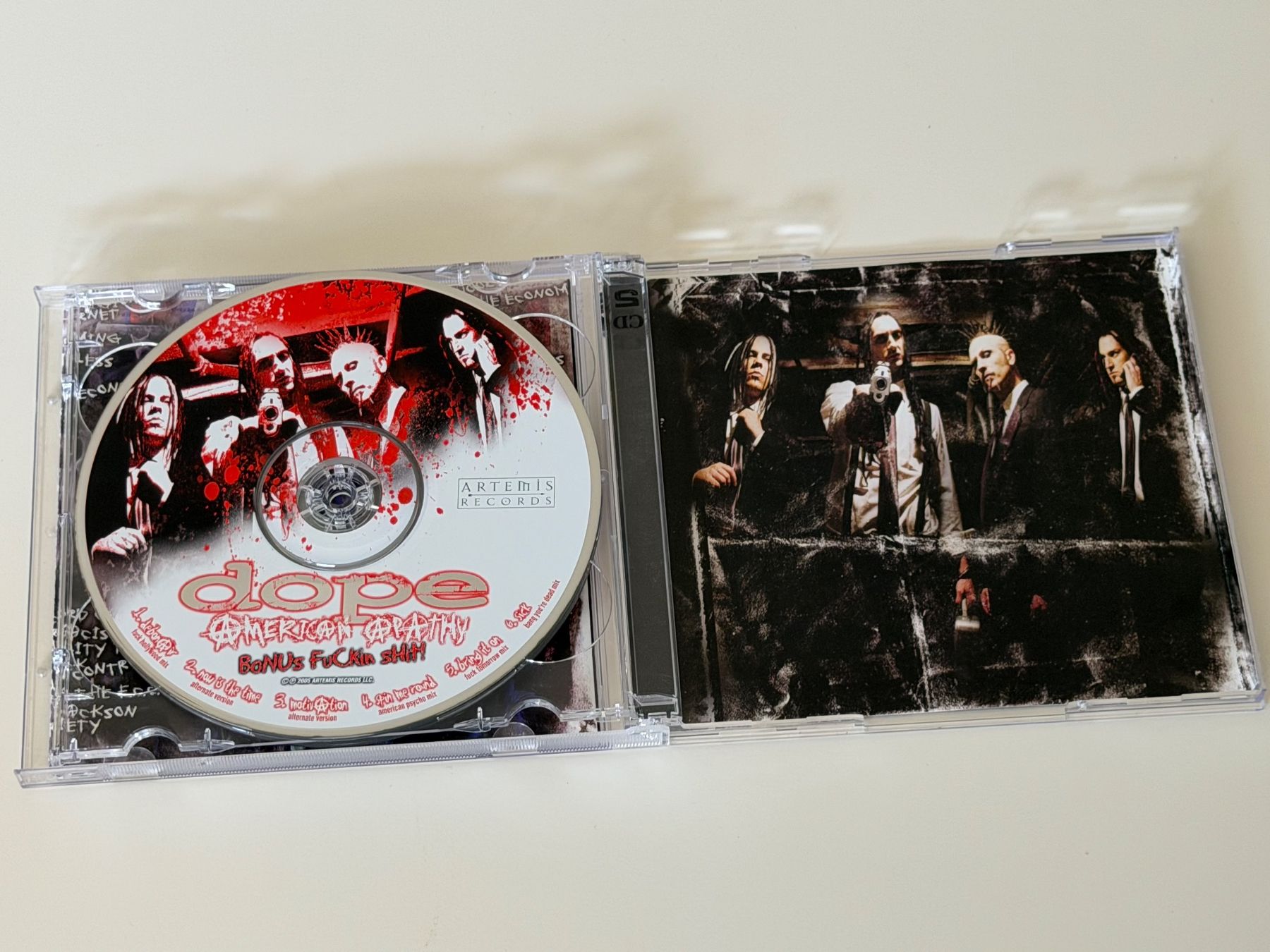 CDs: Dope - American Apathy 2 CD Limited Edition Package – Gebraucht aus Altstätten SG von sheamus 3