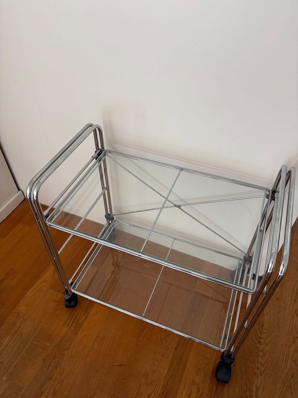 Mobili & Arredamento: Chrom Beistelltisch – Usato da Luzern venduto da THINGS-11