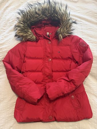 Doudoune Tommy Hilfiger avec capuche à fourrure, taille 140