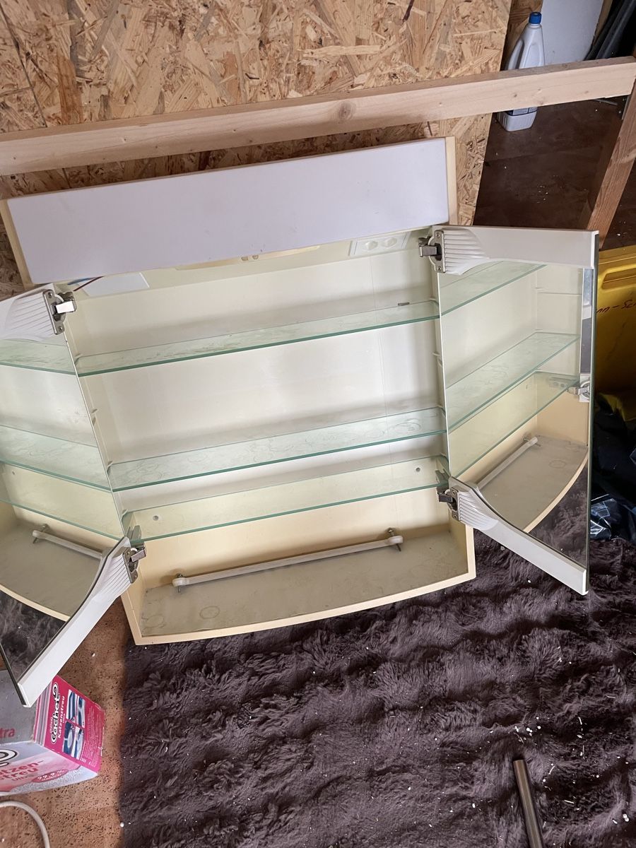 Armadietti a specchio: Spiegelschrank – Usato da Rietheim venduto da Hirtdm