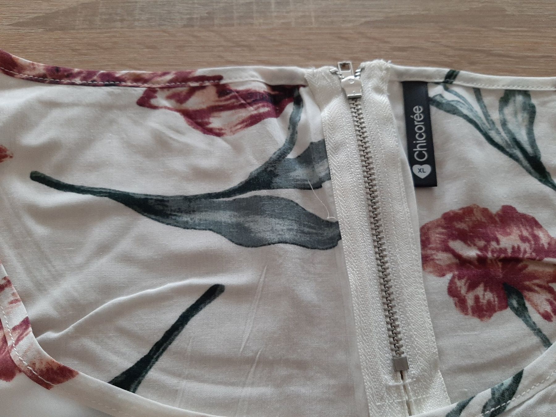 Tops: Chicoree Top Blumenmuster, Grösse XL – Neu (gemäss Beschreibung) aus Menziken von Rien1 2